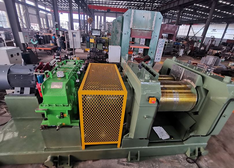 L'usine de raffinage du caoutchouc est arrivée à l'usine du client